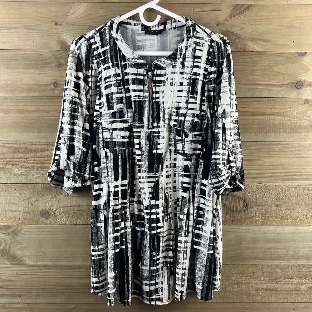 Cocomo Womens Shirt 3/4 Roll Tab Sleeve Zip Neckline Geometric Pleated 2X